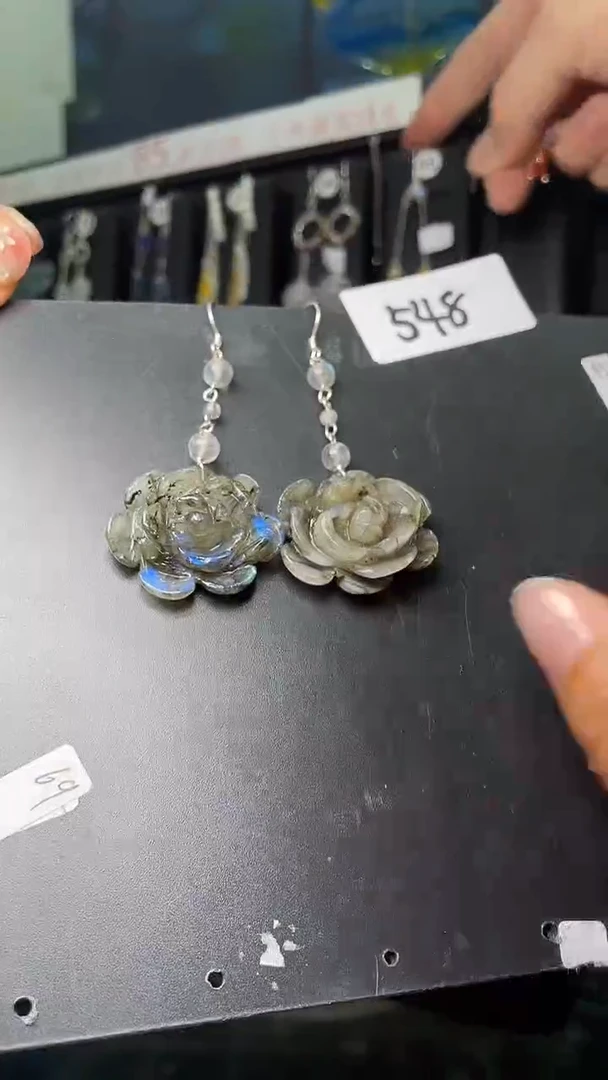 未镶嵌耳饰拉长石喜欢拍