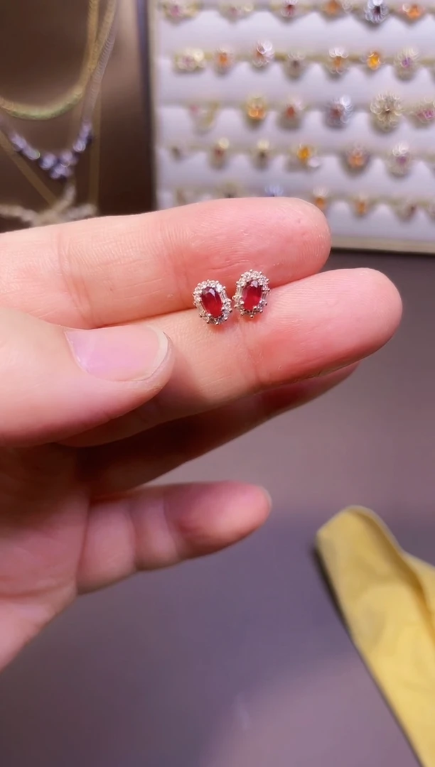 【闪购商品】红宝石耳饰银S925镶嵌1