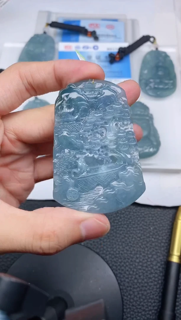 颈饰未镶嵌翡翠