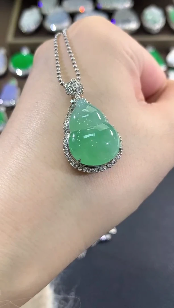 吊坠(不含链)18K金镶嵌翡翠b119