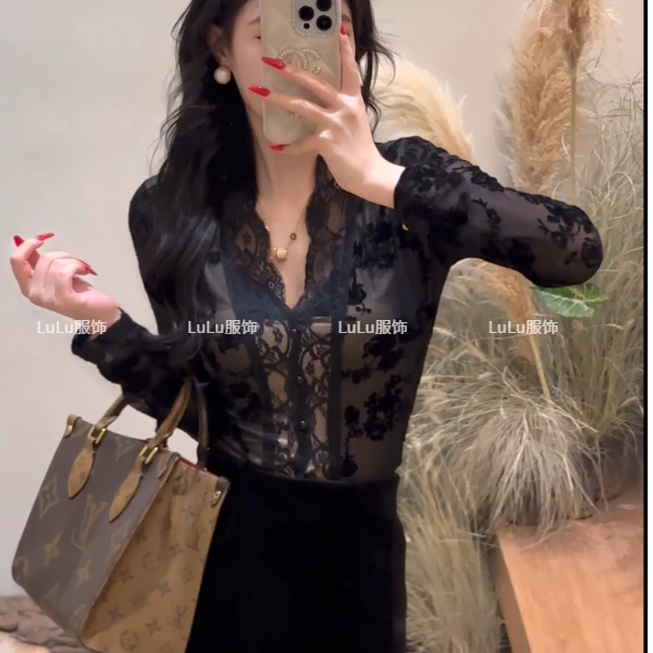 璐璐定制--冬季新款轻熟御姐性感蕾丝花边V领显瘦加绒上衣