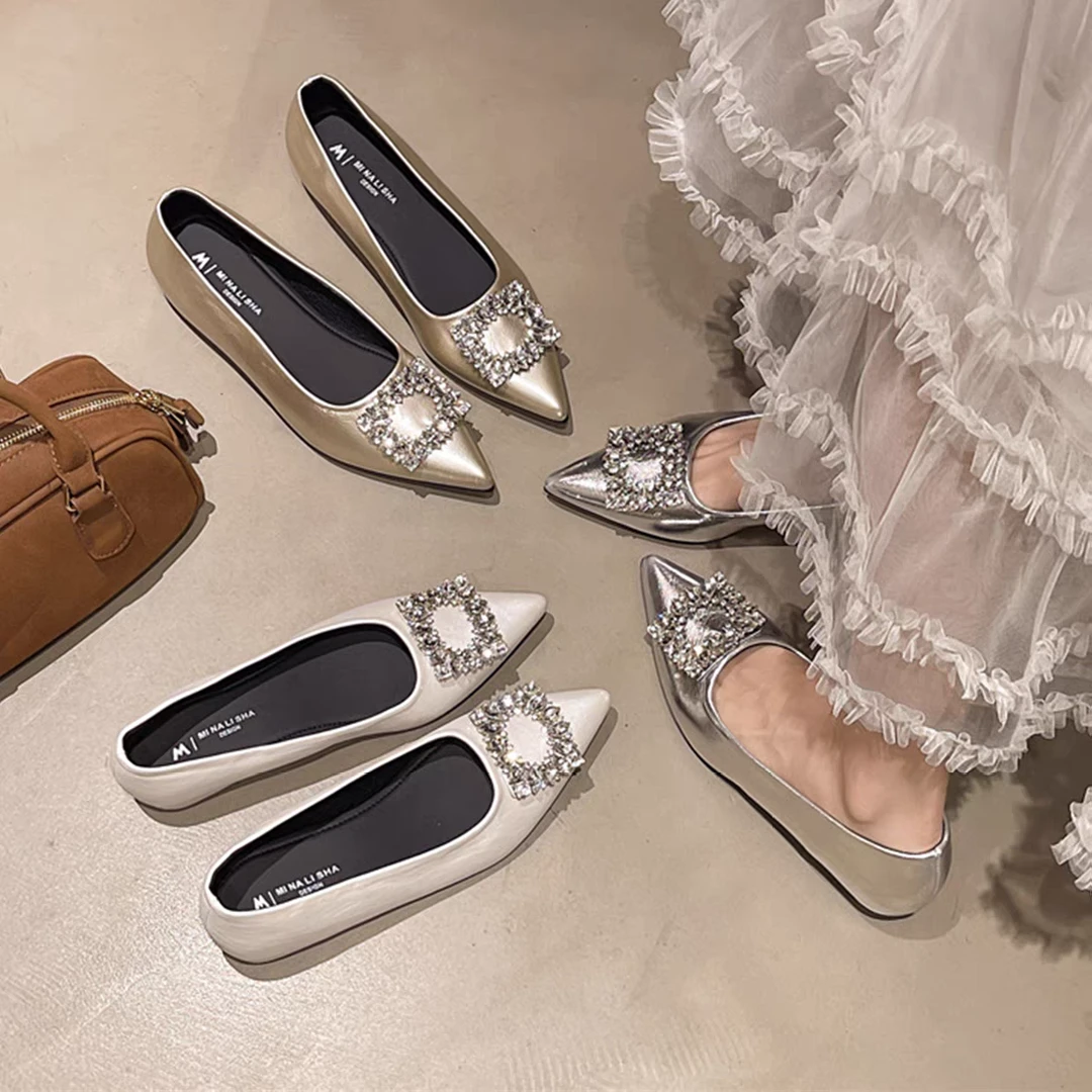 尖头水钻方扣2025秋季新款浅口平底气质通勤百搭法式玛丽珍女单鞋