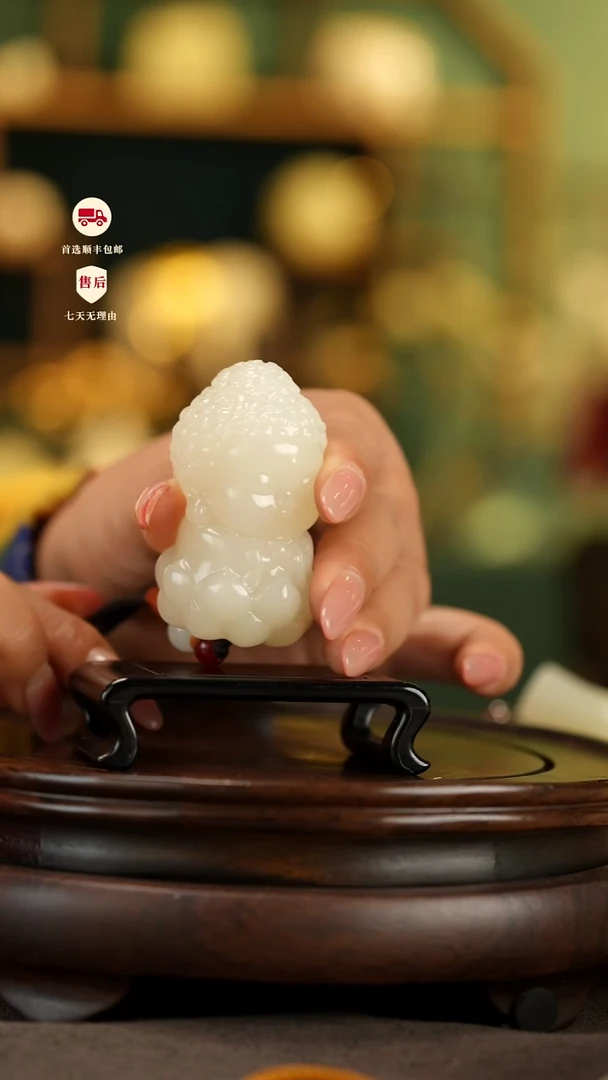 云南石竹叶青雕刻：心似莲花宝宝造像把件摆件