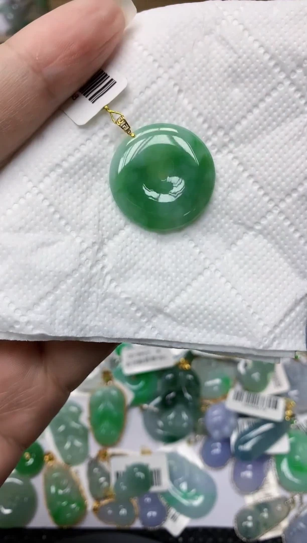 颈饰18K金镶嵌翡翠111111