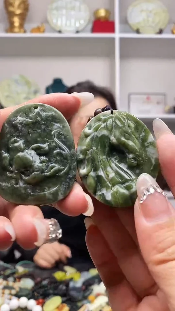 未镶嵌岫玉吊坠