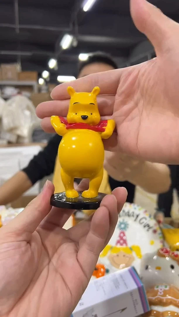 瓷片大肚子维尼小摆件 树脂
