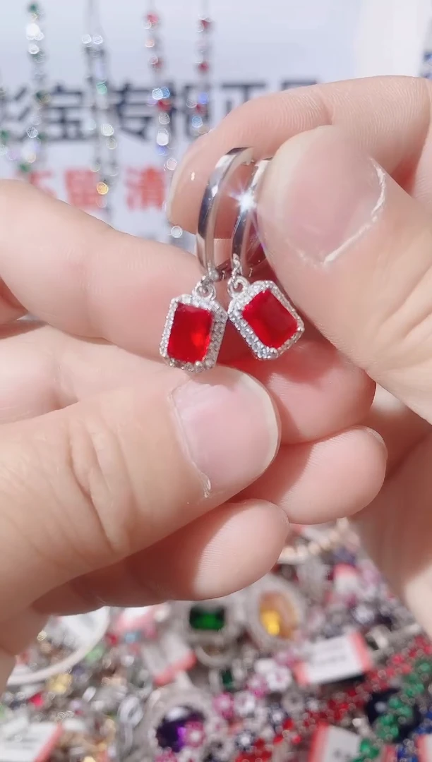 未镶嵌耳饰红宝石
