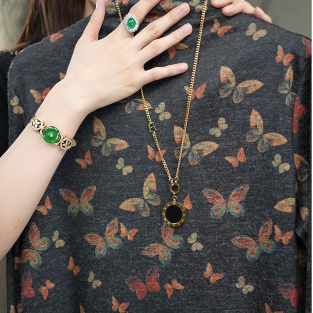 【专柜新品】秋冬新款时尚百搭蝴蝶打底衫