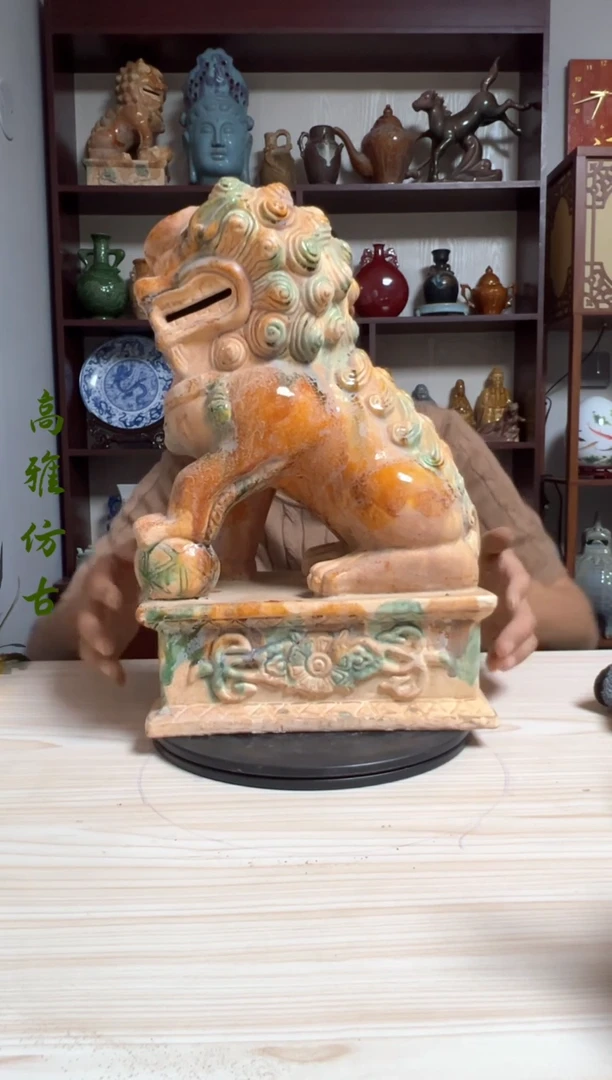 复古一对高雅瓷器摆件