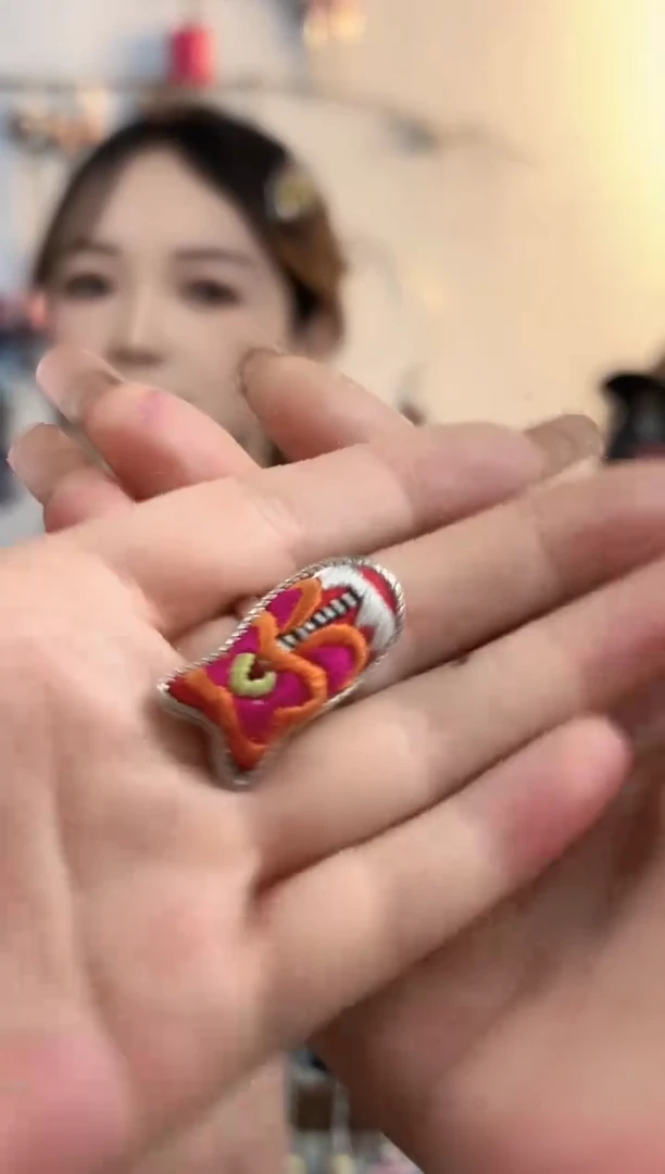 织绣彩云南阁非遗老绣饰品585