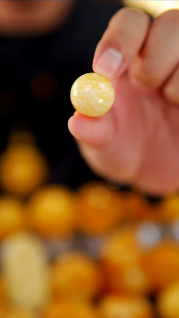 裸石琥珀未镶嵌5.55千层雪圆珠21.3mm