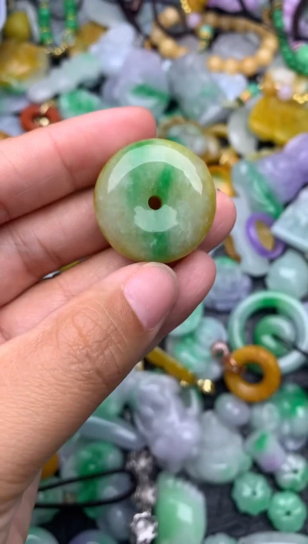颈饰未镶嵌翡翠缅甸翡翠吊坠