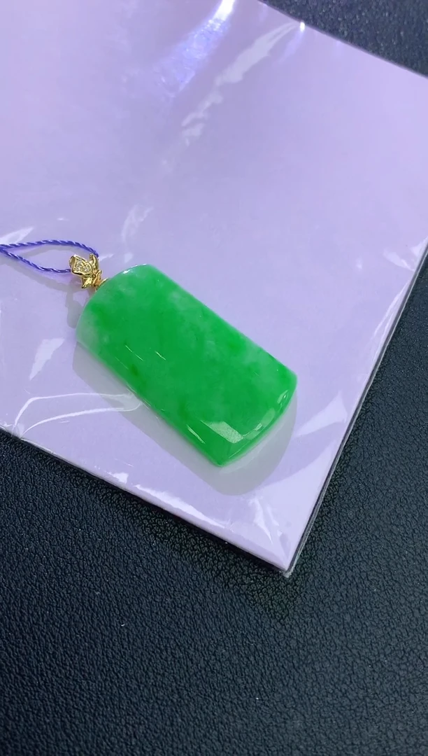 颈饰18K金镶嵌翡翠赠礼盒证书 麦麦