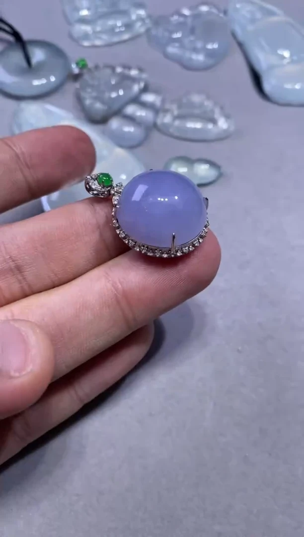 吊坠(不含链)18K金镶嵌翡翠吊坠9500  19.1  18.0  10.0