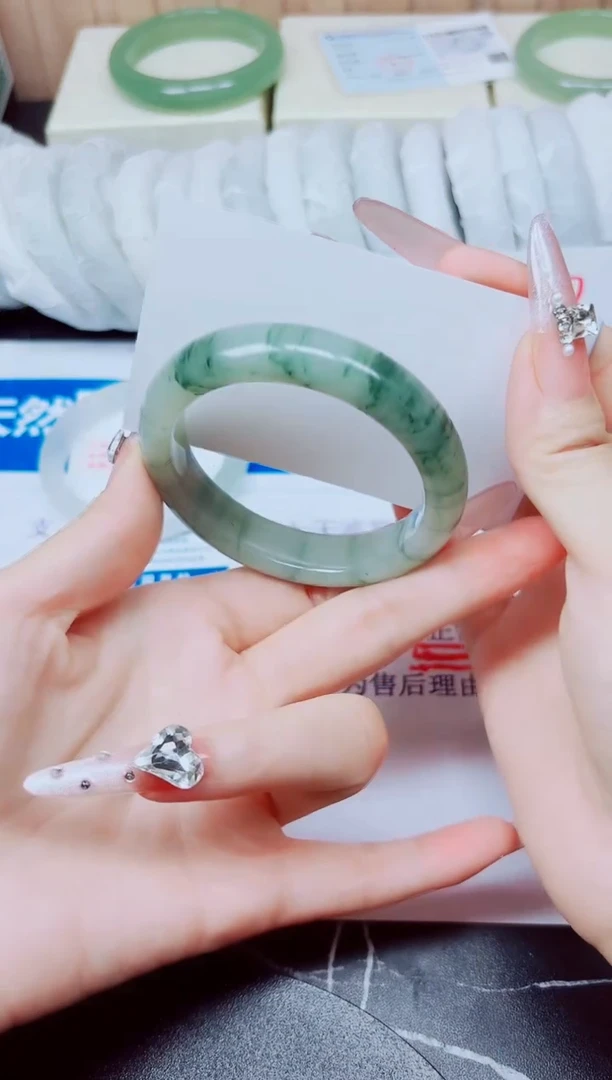 未镶嵌手镯石英质玉28/54