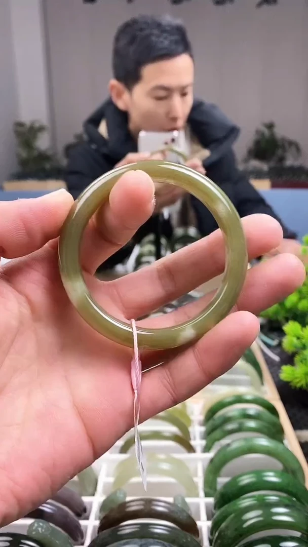 【闪购商品】和田玉手镯未镶嵌54.4