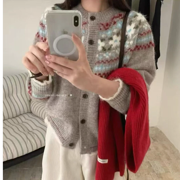 费尔岛提花高级感毛衣外套女秋季新款宽松复古撞色慵懒风针织开衫