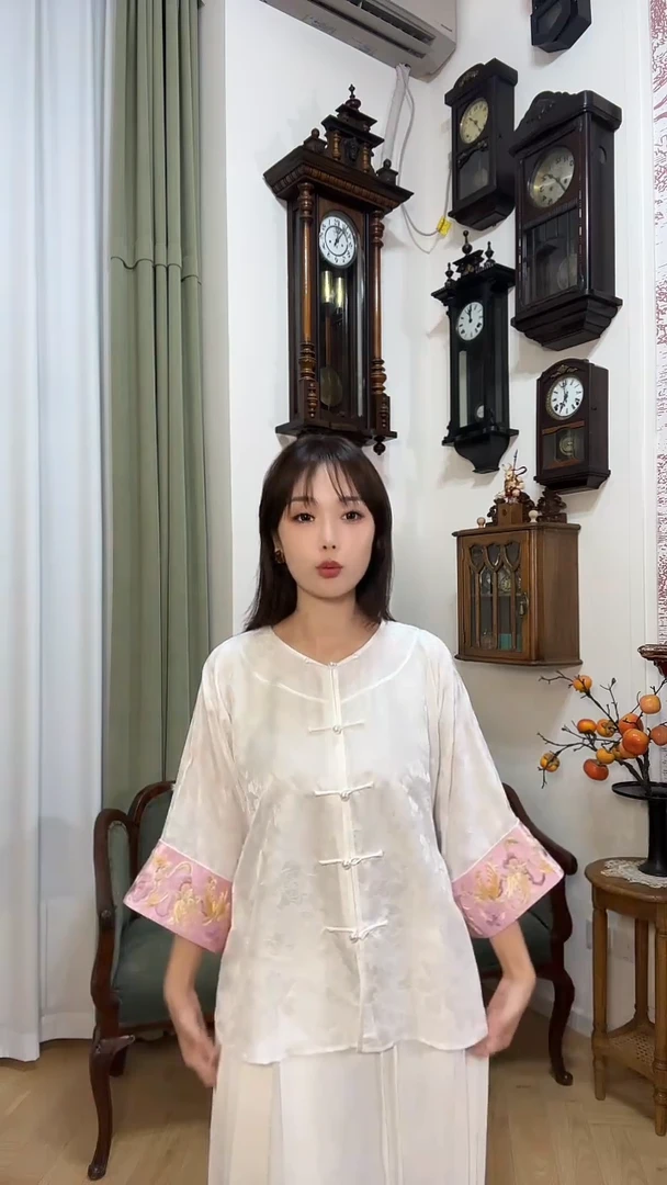 【现货】白色 对襟 粉色手绣袖口 小褂子