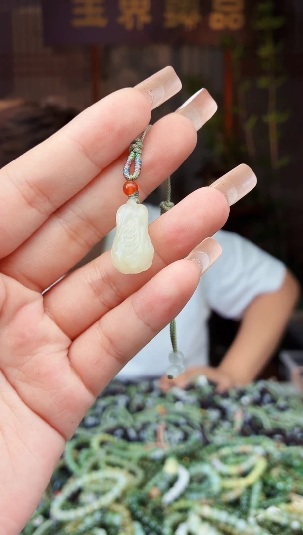 和田玉未镶嵌颈饰拍一发一