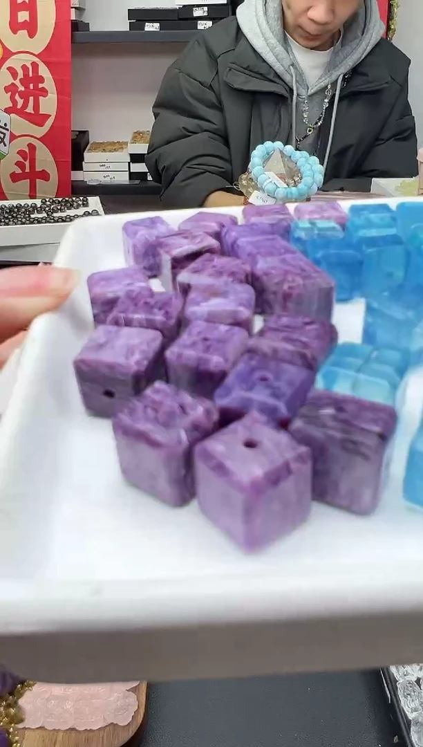 【闪购商品】查罗石（紫龙晶）颈饰未镶嵌32a多样性发其一/1.24/1个