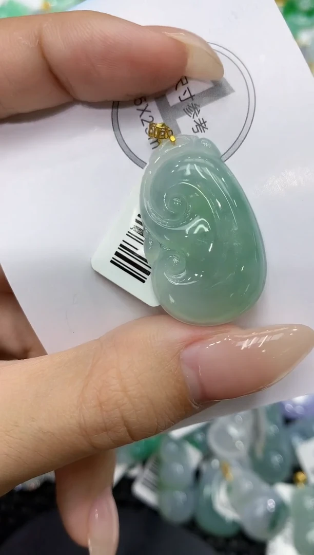 颈饰18K金镶嵌翡翠111111111111