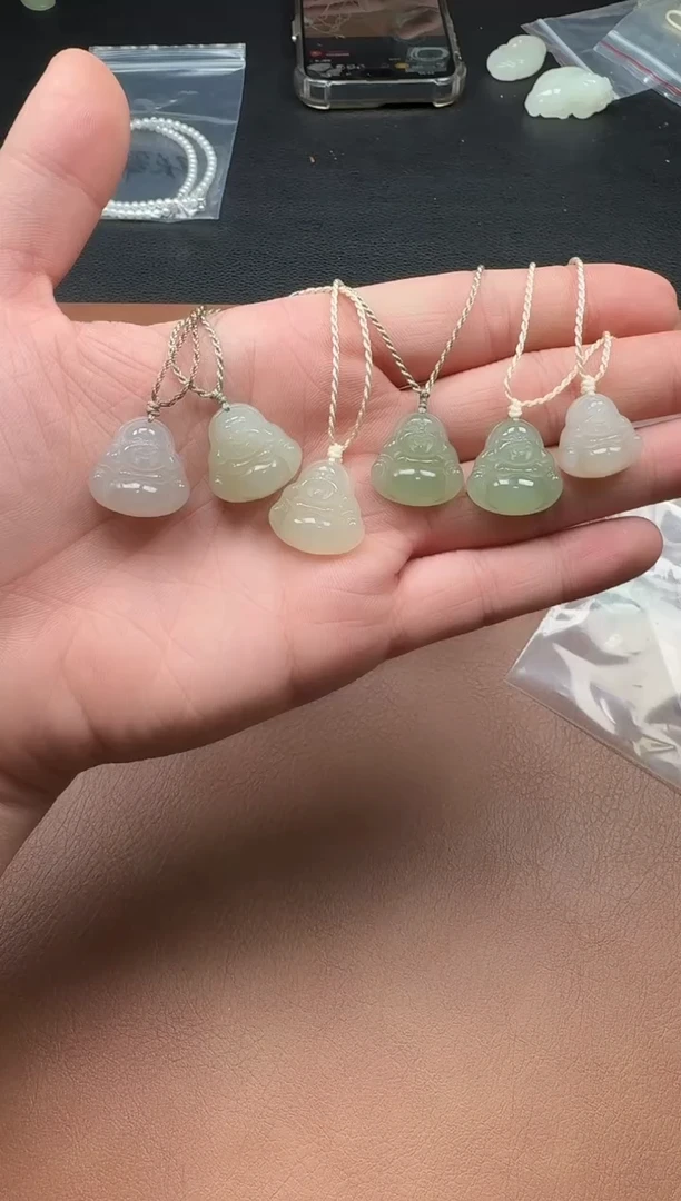 和田玉未镶嵌颈饰和田玉佛公吊坠多样性发其一