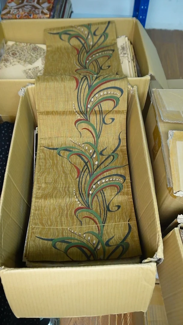 织绣26铃兰花卉图