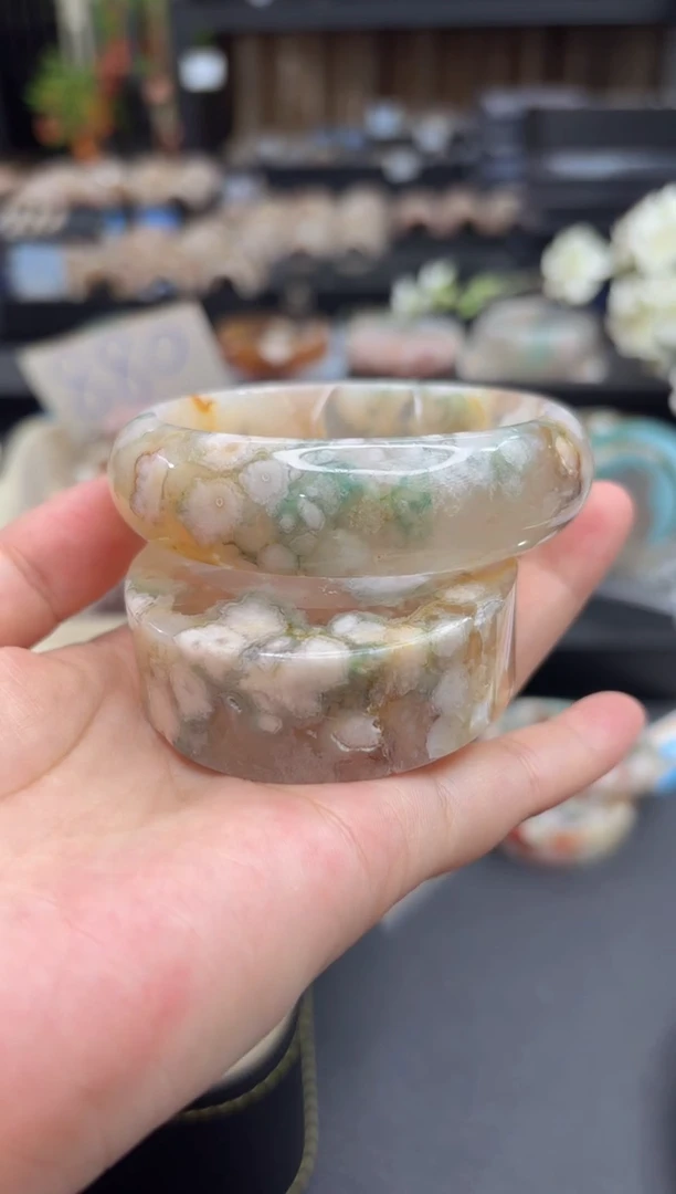 未镶嵌手镯石英质玉97(58圈赠送镯心)不退不换