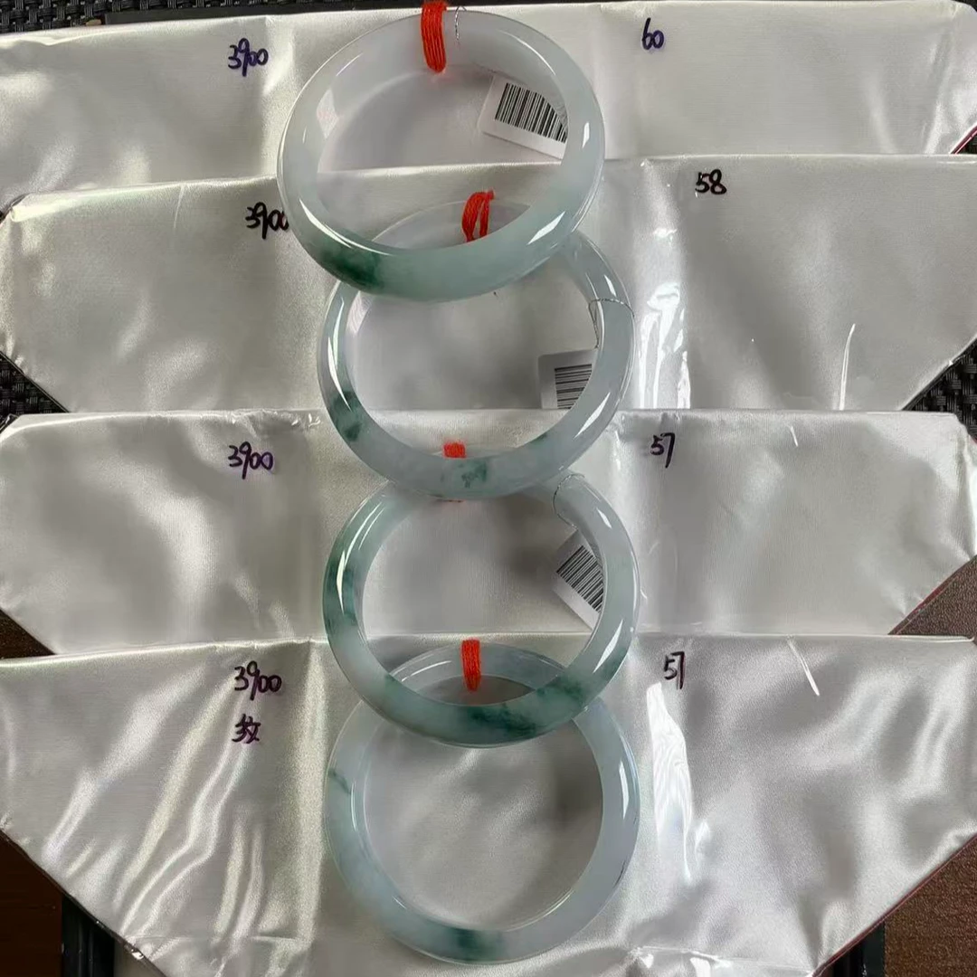 翡翠A货手镯1多样性发货，发一件