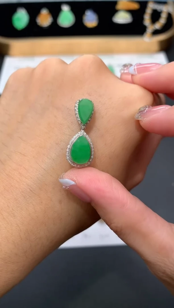 18K金镶嵌定制翡翠48小时鉴赏期 退货不扣服务费