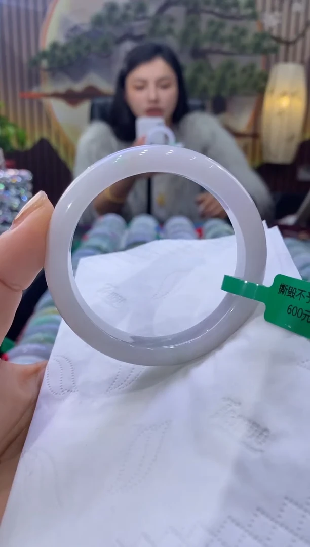 【闪购商品】翡翠手镯未镶嵌多人06415