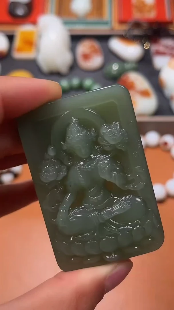 未镶嵌和田玉把件旭****。和田玉