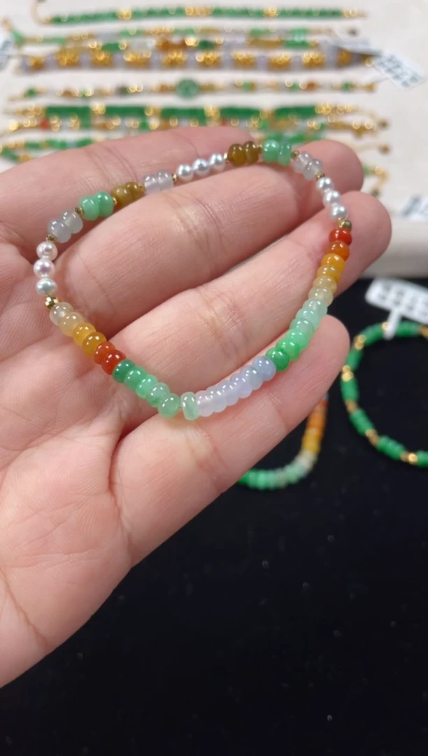 18K金镶嵌手串翡翠一个  P246