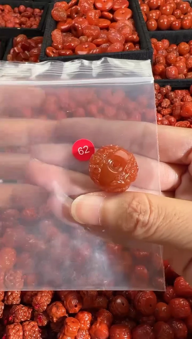 颈饰未镶嵌南红玛瑙1