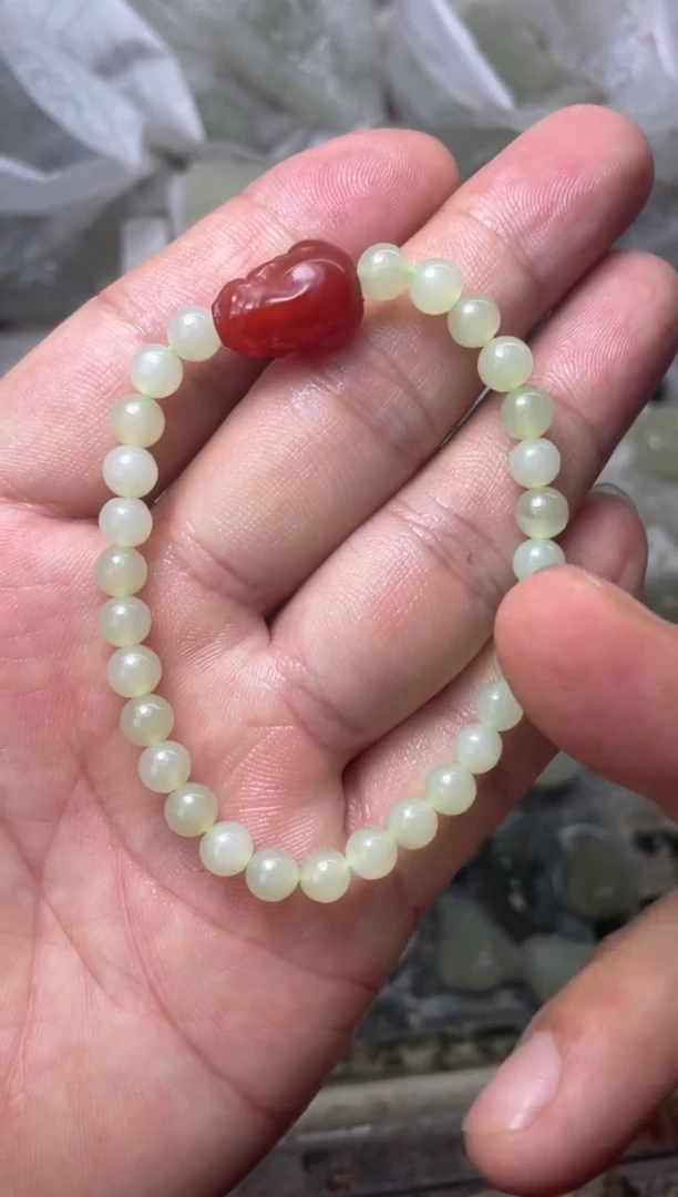 和田玉未镶嵌颈饰1