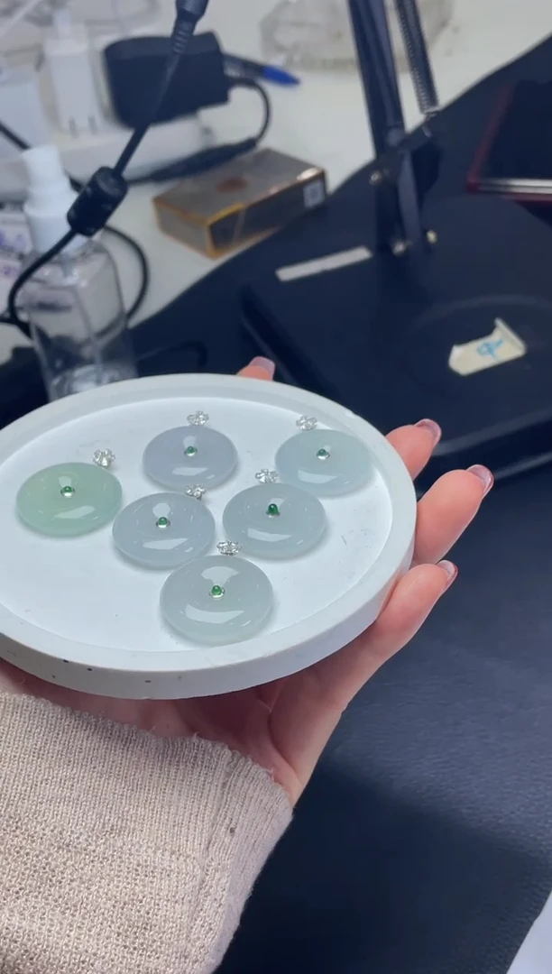 18K金镶嵌定制翡翠DDJ35137/多样性发一件