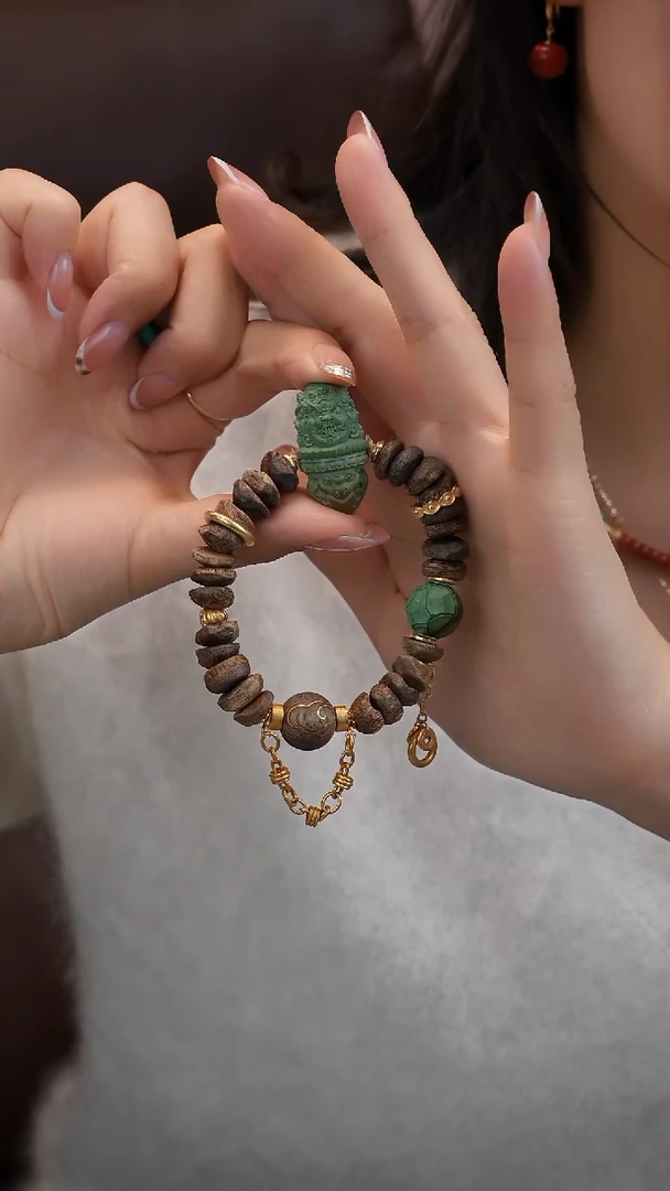 18K金镶嵌绿松石手链11111