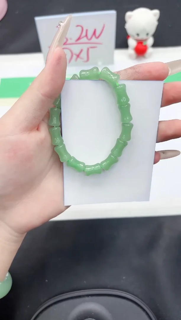 【闪购商品】石英质玉手镯未镶嵌0000