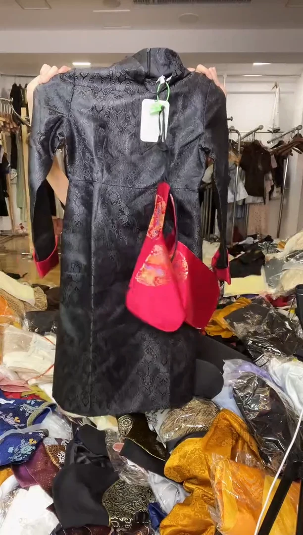 连衣裙       M码       80-105斤