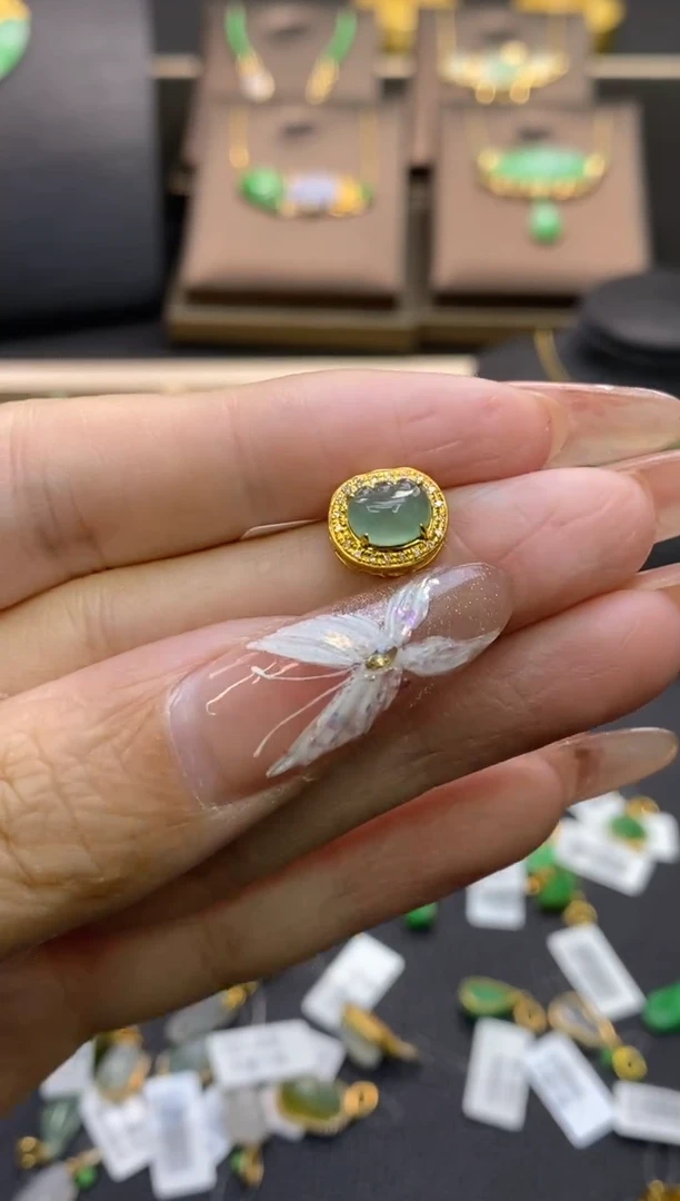 【闪购商品】翡翠颈饰18K金镶嵌净货11956