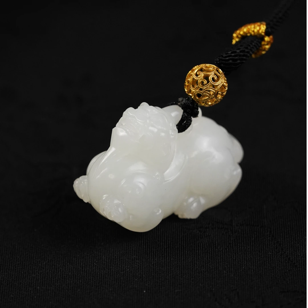 【石缘居珠宝】材质天然和田玉羊脂白佩戴时尚个性款貔貅吊坠 H1-11