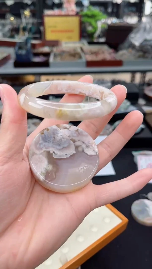 【闪购商品】石英质玉手镯未镶嵌58圈口（赠品镯心）3666650