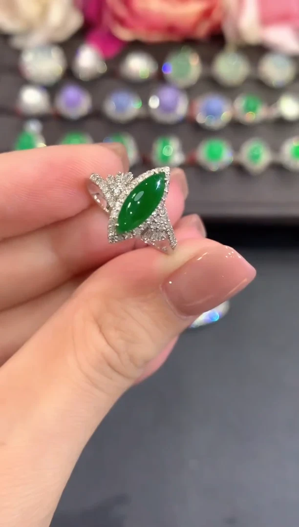 18K金镶嵌戒指翡翠a96