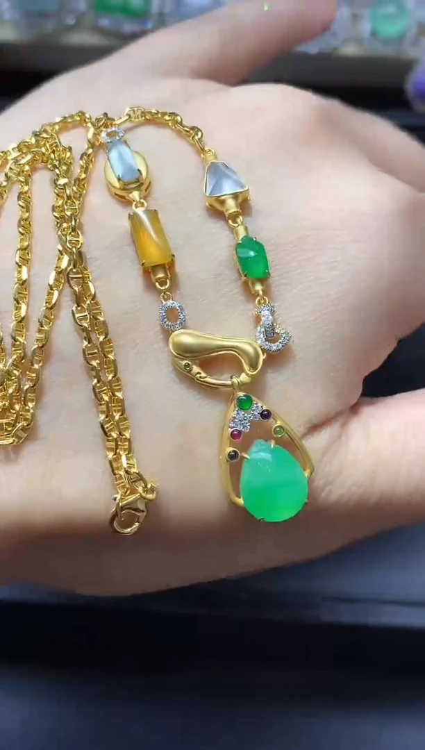 颈饰18K金镶嵌翡翠730-中国好珍宝