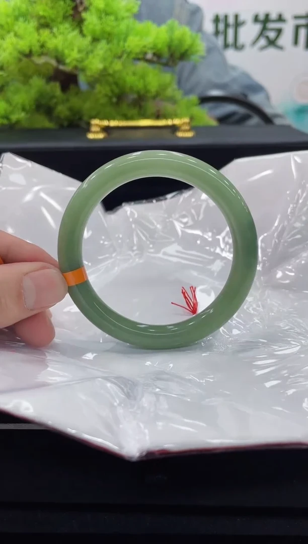 【闪购商品】翡翠手镯未镶嵌手镯