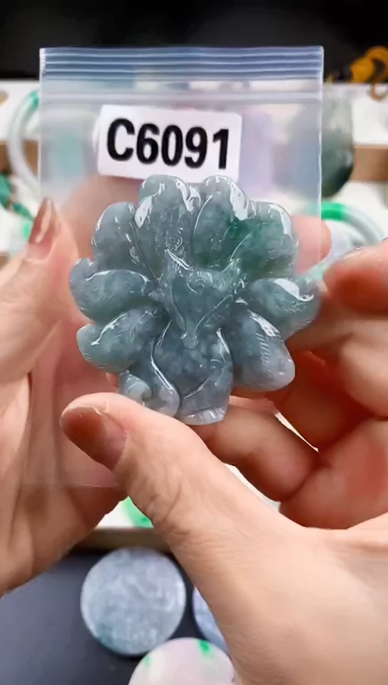 颈饰未镶嵌翡翠天然翡翠吊坠挂件