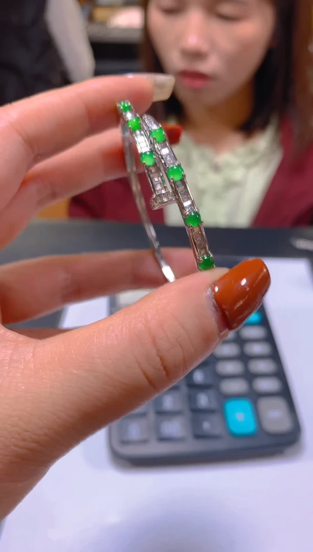 未镶嵌手链翡翠多样性发一