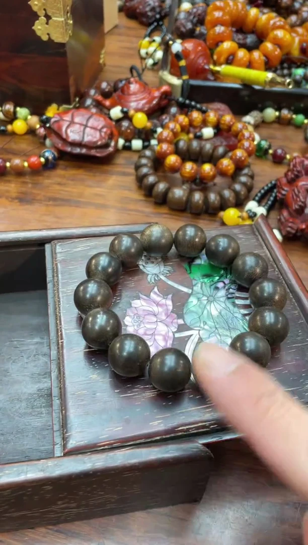 【闪购商品】木奇楠圆珠小手串带方盒