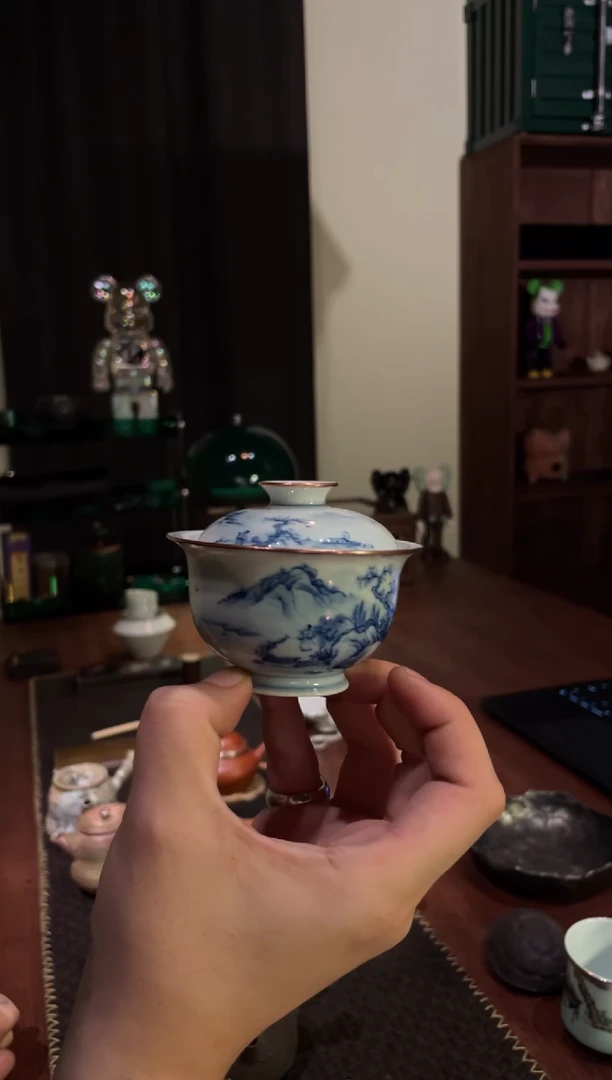 包铜青花山水盖碗..