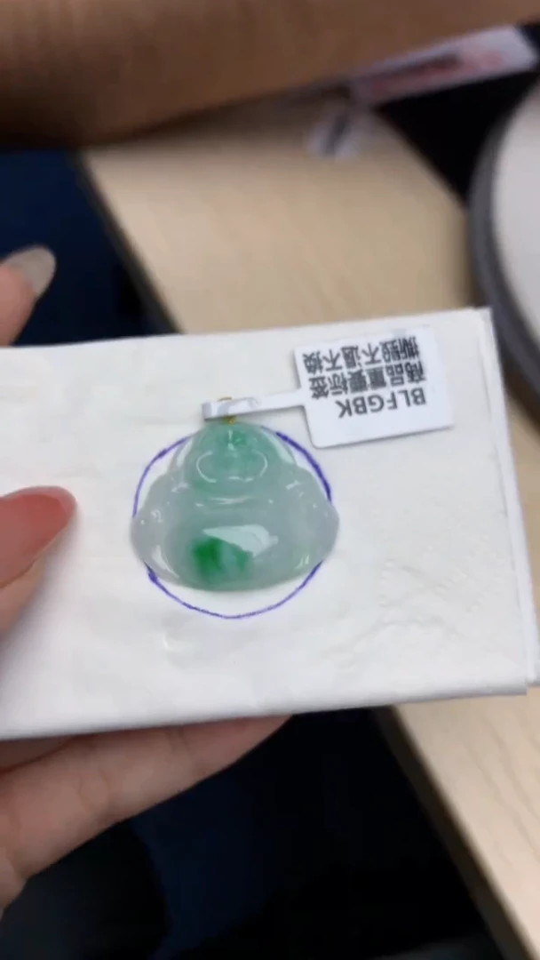 翡翠18K金镶嵌颈饰天然翡翠a货